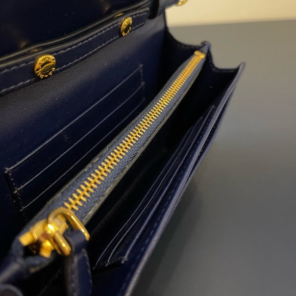 💯Authentic PRADA WOC wallet on chain (Blue) - Picture 6 of 14